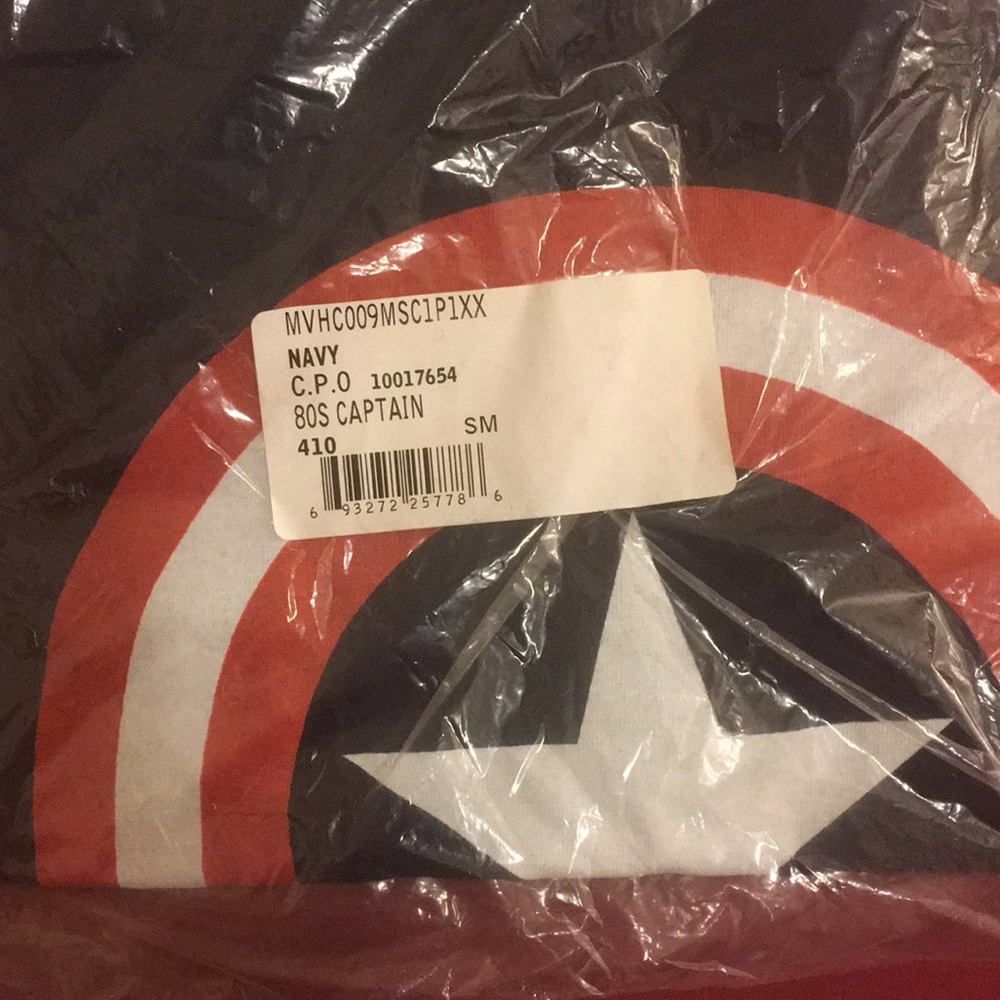 NEW Navy Blue Captain America T-shirt. Size S